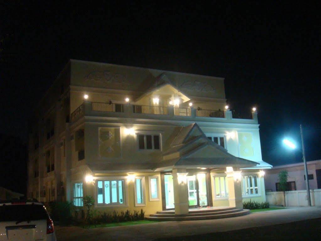 The Target Residence Τσιανγκ Ράϊ Εξωτερικό φωτογραφία