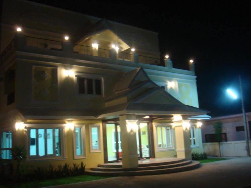 The Target Residence Τσιανγκ Ράϊ Εξωτερικό φωτογραφία